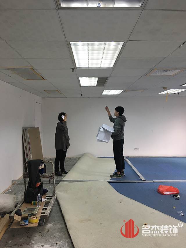 辦公室蘑菇视频网址.jpg